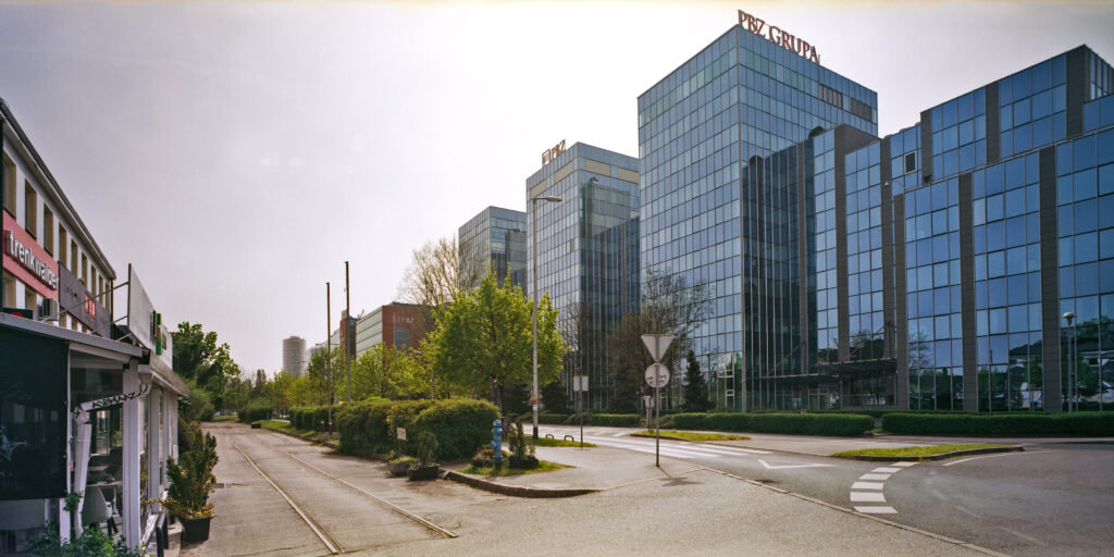 Poslovni dio, Radnička cesta